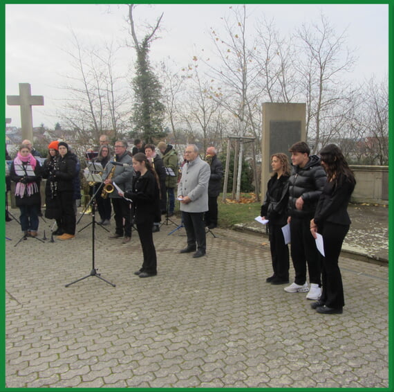 Beitrag der SMV am Kriegerdenkmal 